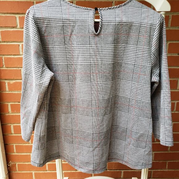 EUC VAN HEUSEN glen plaid classic black / white with tints of red sripes (L) - Picture 3 of 3